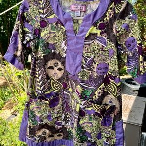 Koi Lion Face XS Scrub Top Cotton. EUC